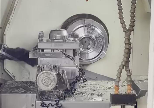 Первая и вторая токарная обработка на токарном станке с ЧПУ